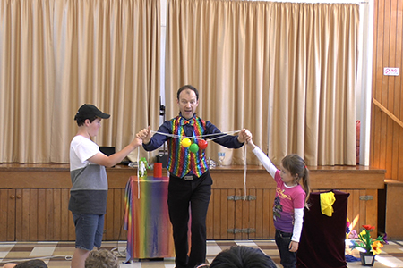 Auckland kids magic show performance photo