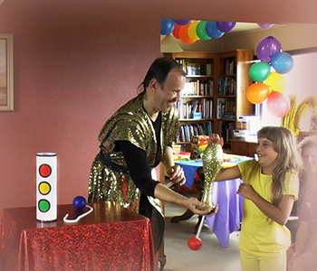 Auckland kids magic show performance photo