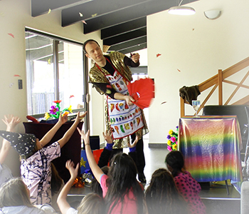 Auckland kids magic show performance photo