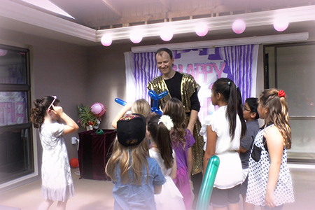 Auckland kids magic show performance photo